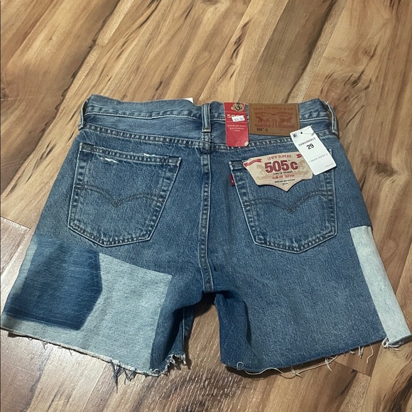 NWT Levi's Patchwork Jeans Shorts size 29 (8) - Picture 3 of 6